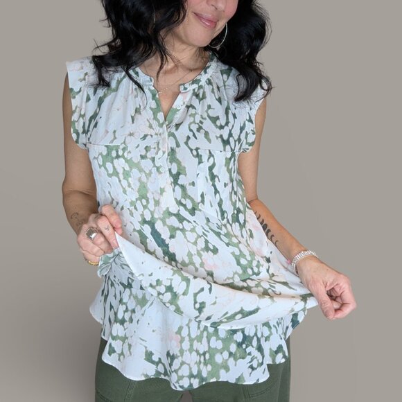 Mossimo V-Neck White and Sage Floral Peplum Top - Small - Picture 3 of 7